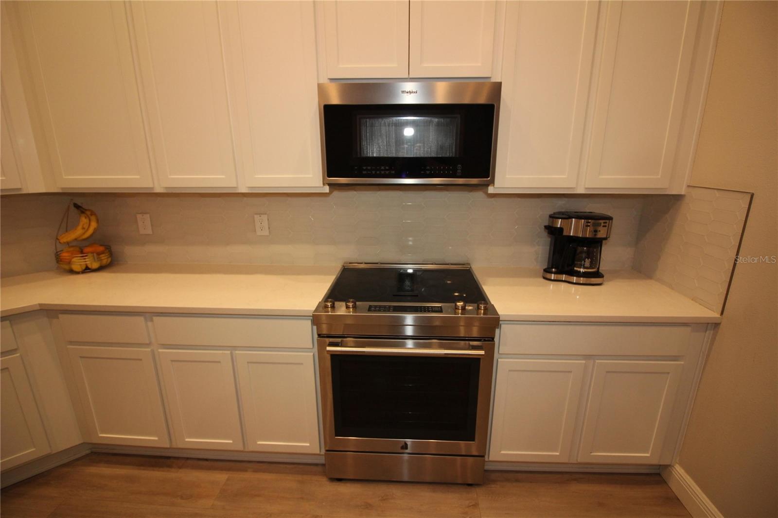 9449 SANDERS PARK PL — photo 12