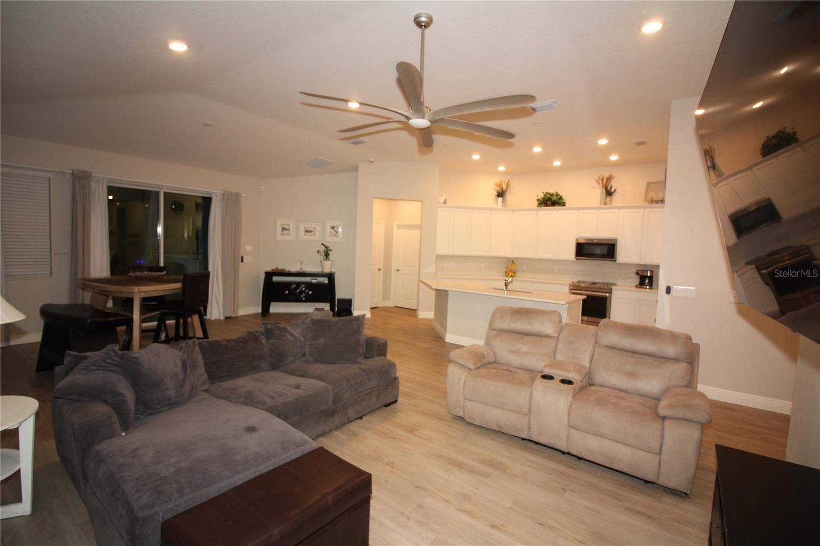 9449 SANDERS PARK PL — photo 8