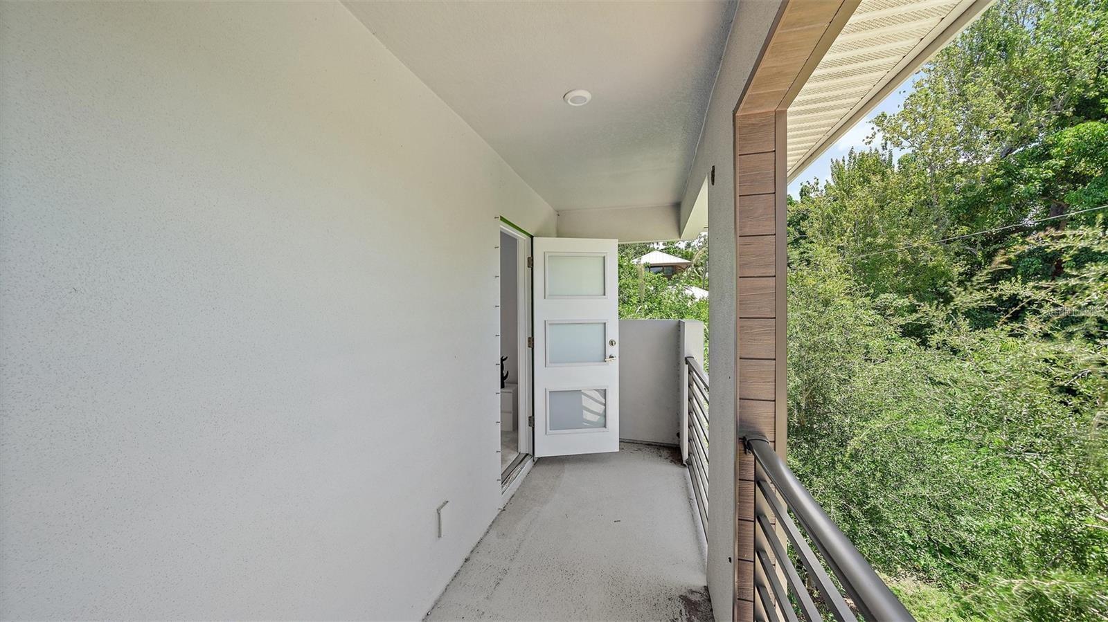 2587 TEMPLE ST — photo 22
