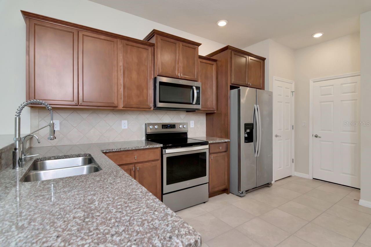 5368 SYLVESTER LOOP — photo 18