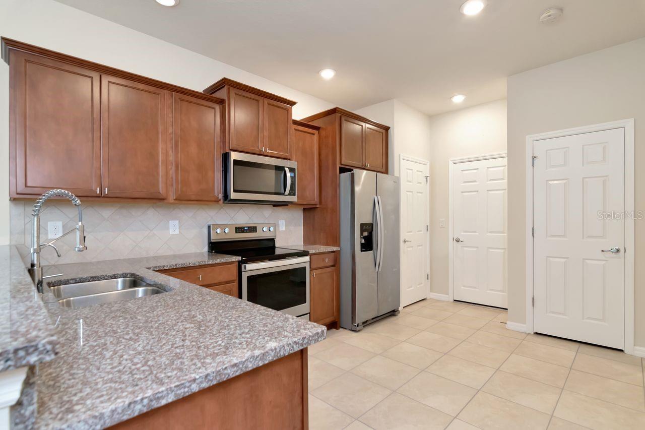 5368 SYLVESTER LOOP — photo 17