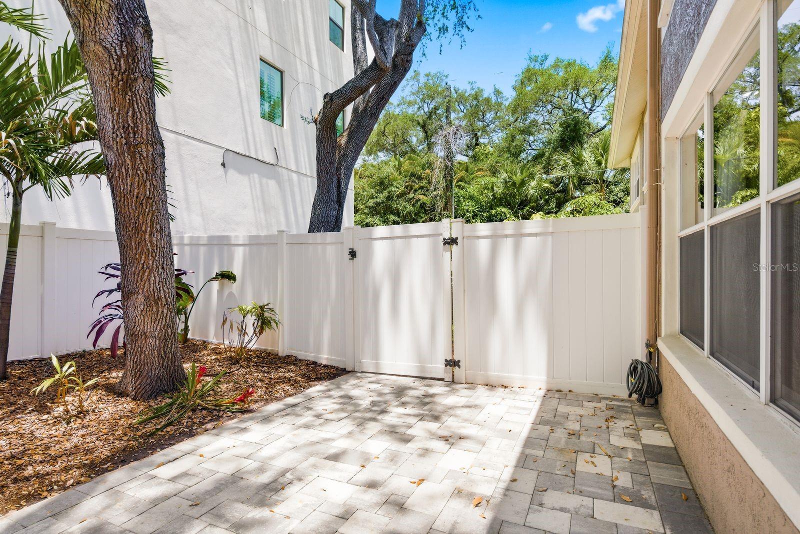 4811 BAYSHORE BLVD #303 — photo 30
