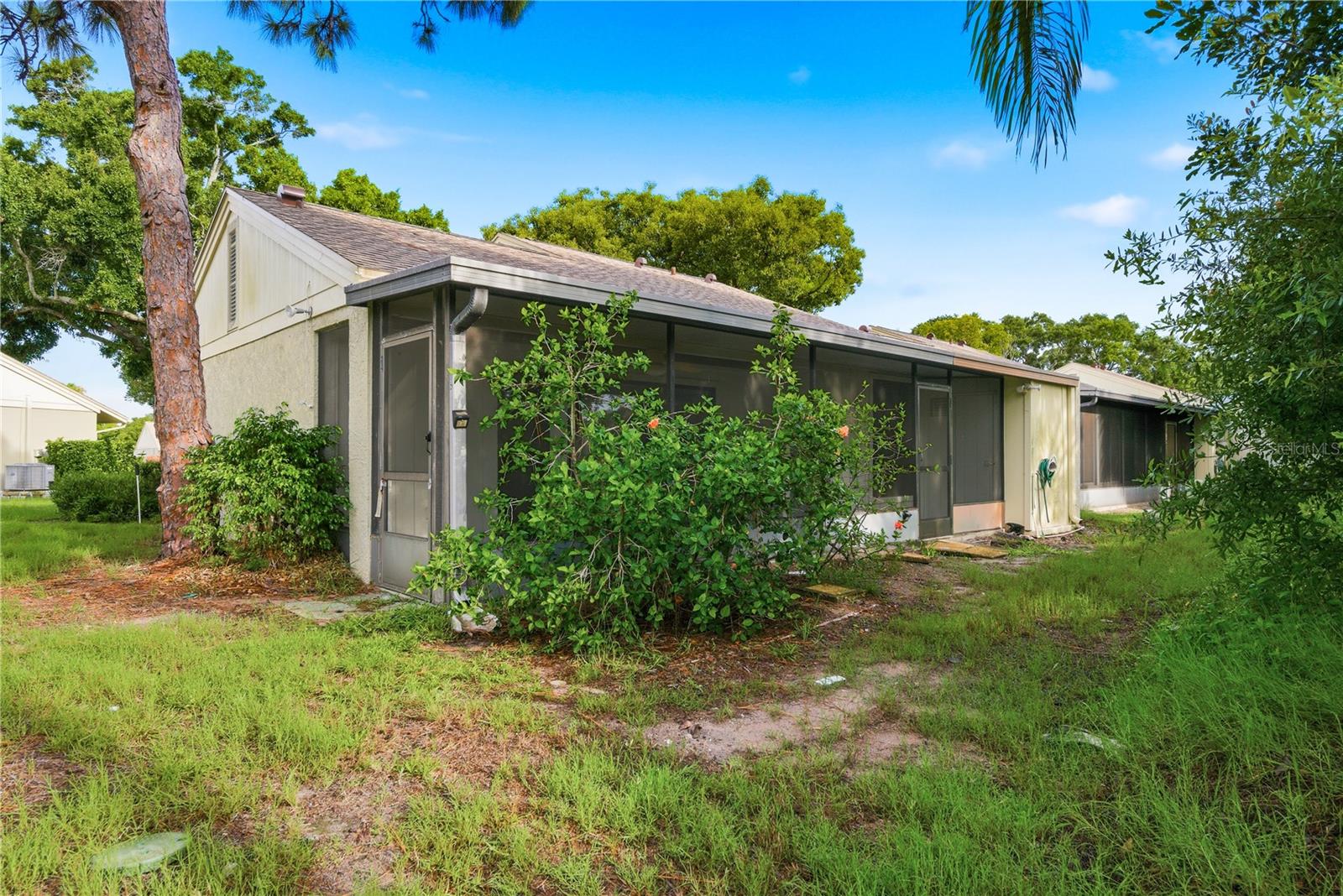18 WINDRUSH BAY DR — photo 33