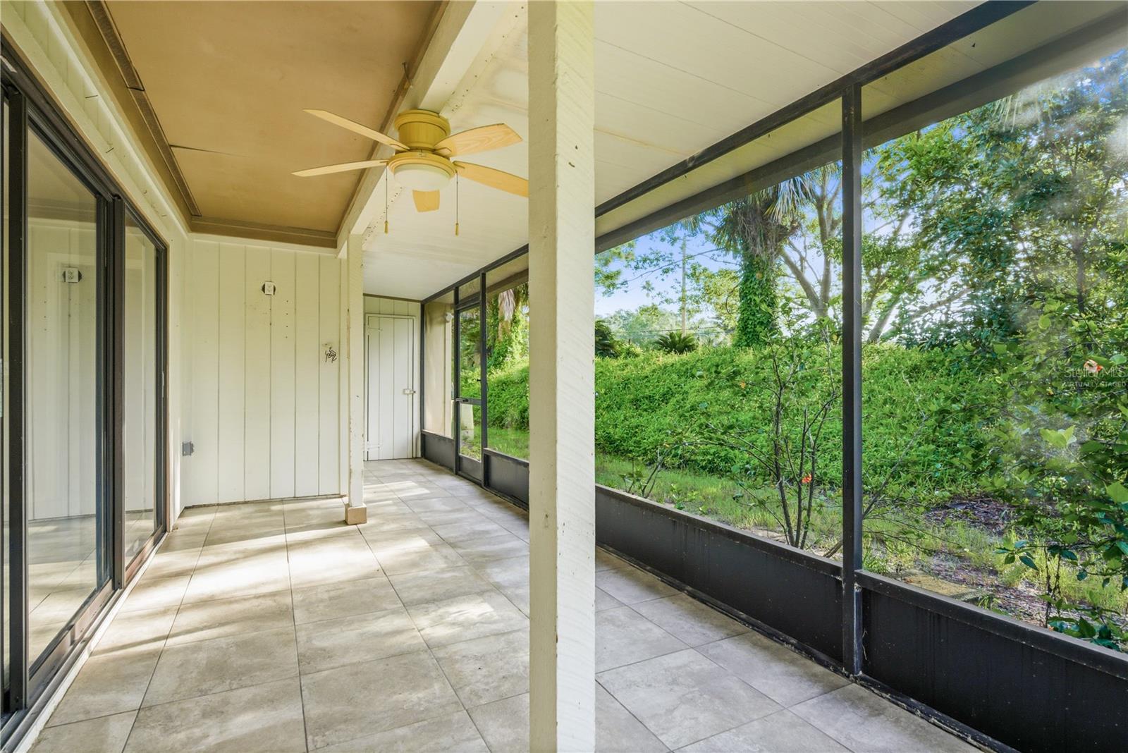 18 WINDRUSH BAY DR — photo 29