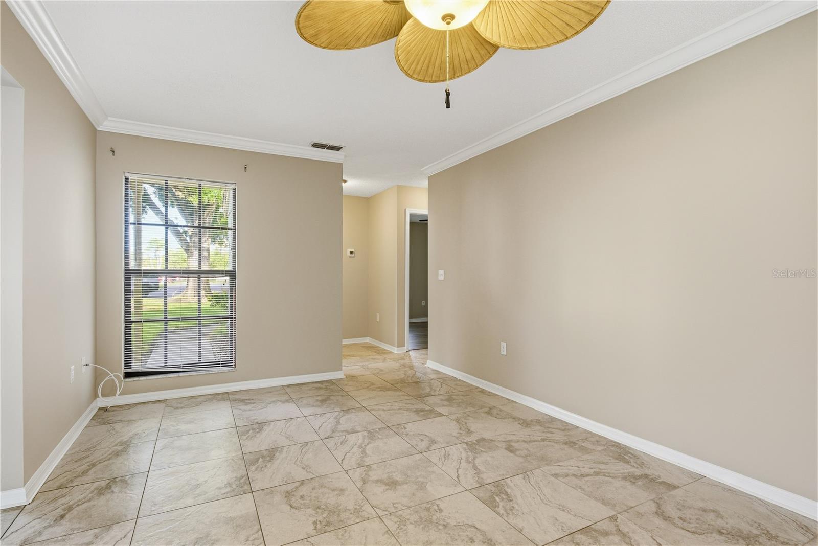 18 WINDRUSH BAY DR — photo 9