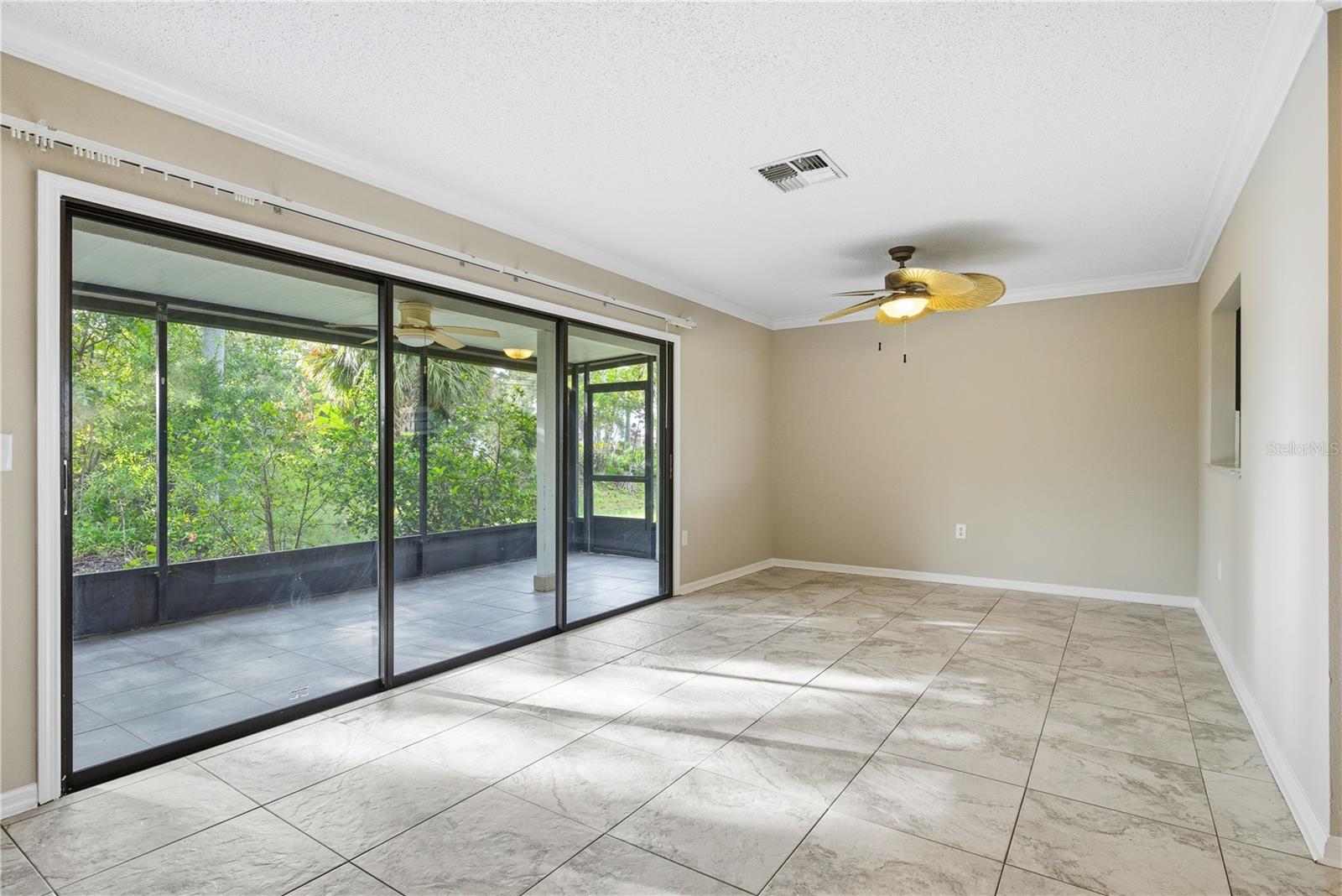 18 WINDRUSH BAY DR — photo 6