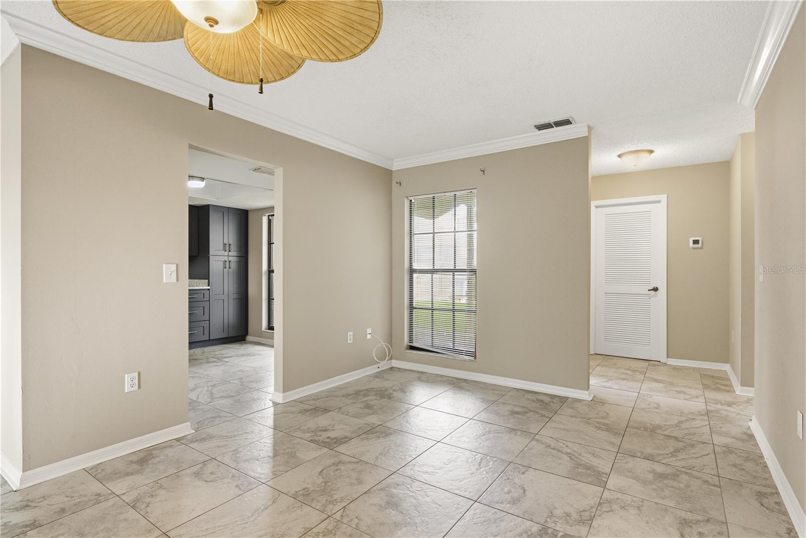 18 WINDRUSH BAY DR — photo 25