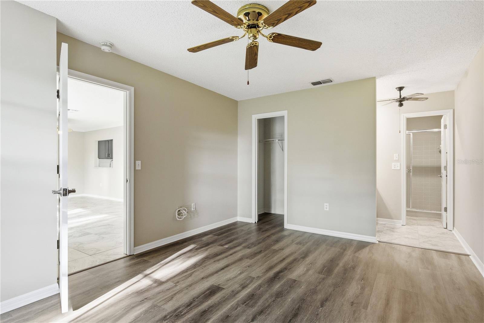 18 WINDRUSH BAY DR — photo 19