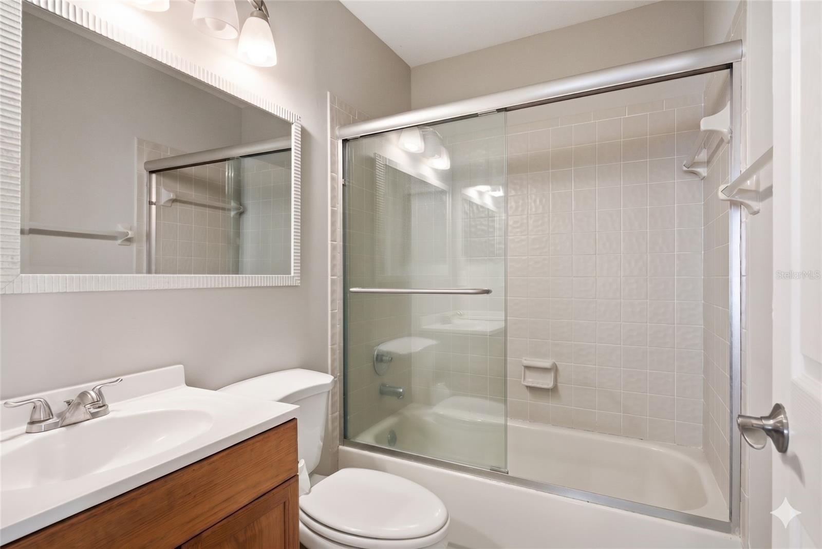 18 WINDRUSH BAY DR — photo 24