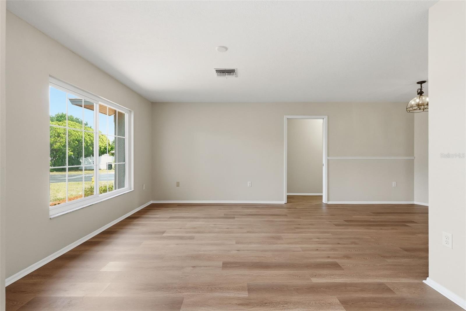 10340 ALBERTA CT — photo 4