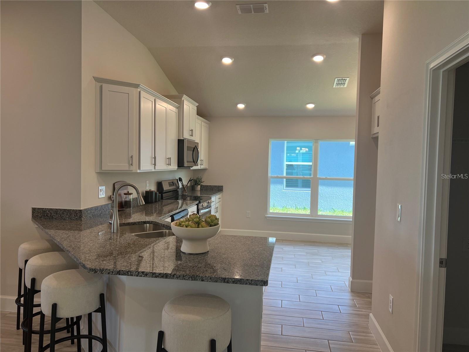 9393 HIGHLAND HILLS DR ST — photo 5