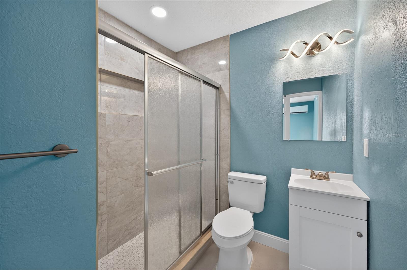 14013 MARGUERITE DR — photo 22