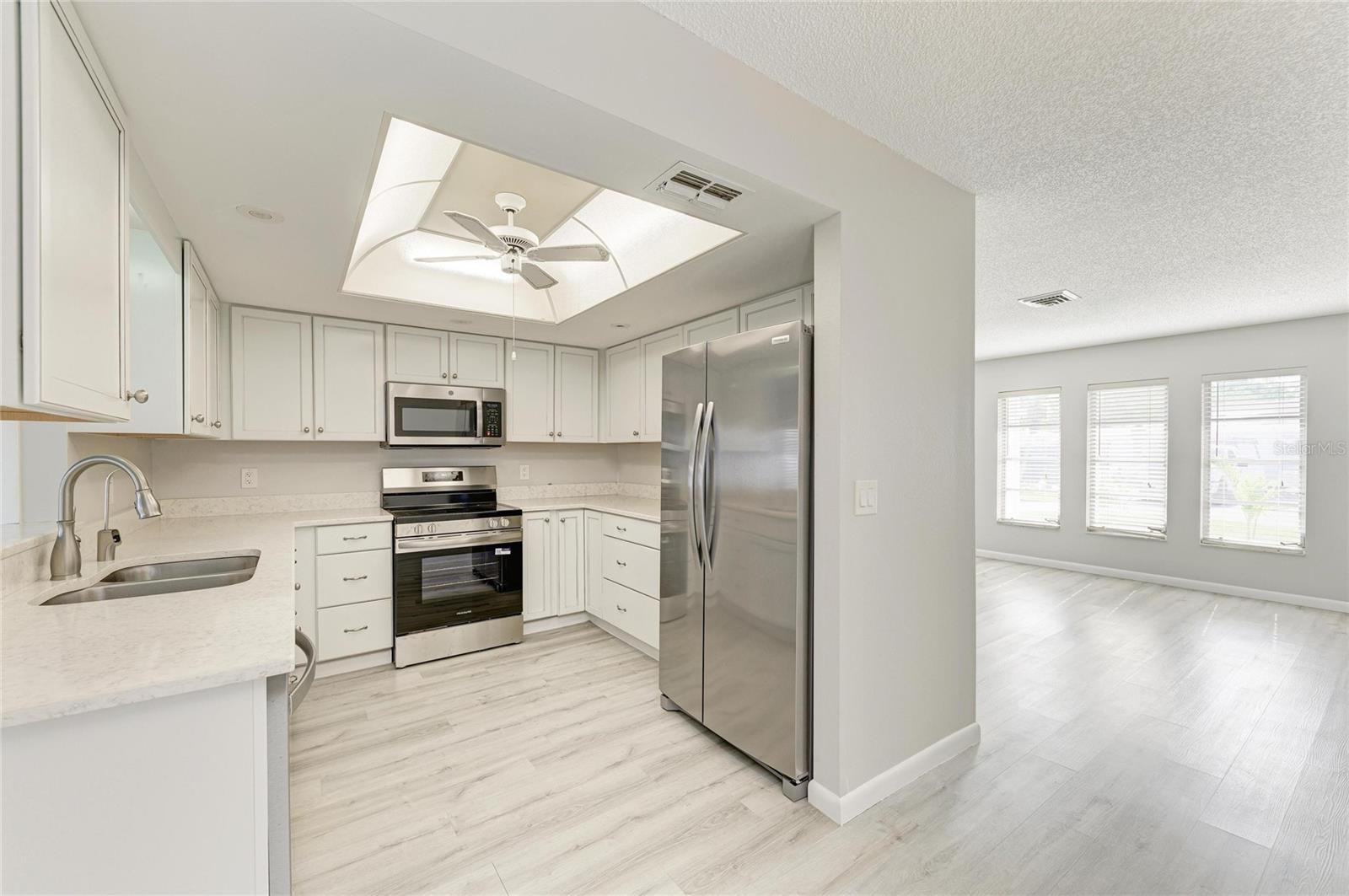 140 CIRCLEWOOD DR #C1-4 — photo 8
