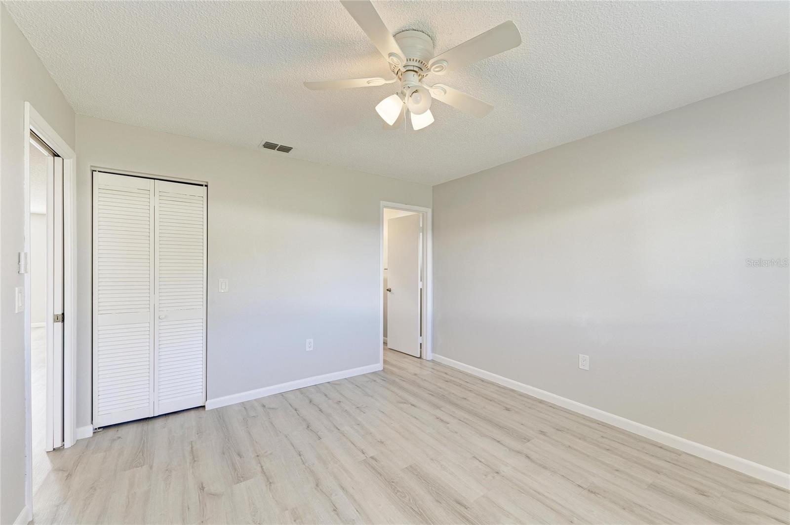 140 CIRCLEWOOD DR #C1-4 — photo 16