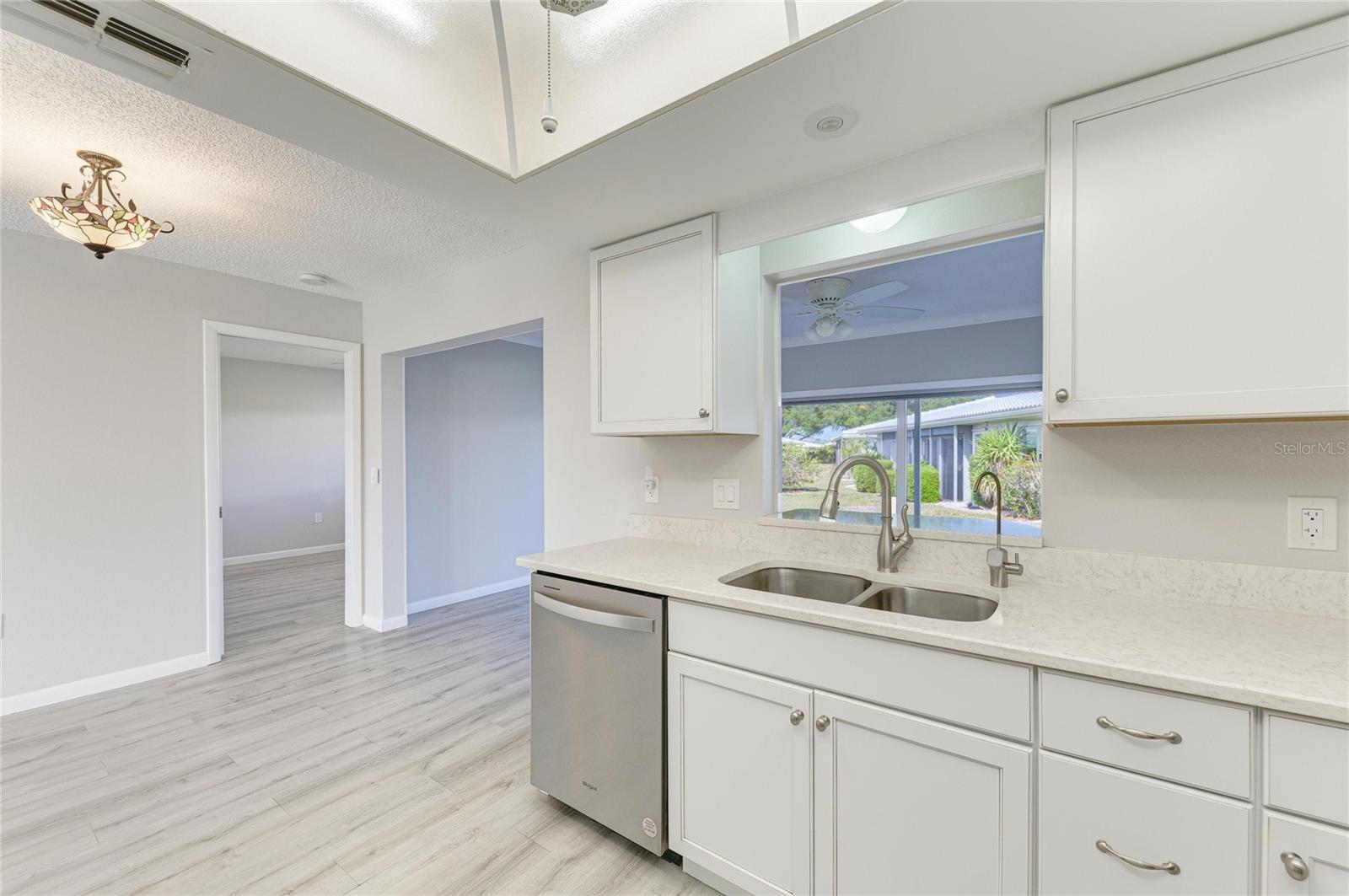 140 CIRCLEWOOD DR #C1-4 — photo 9