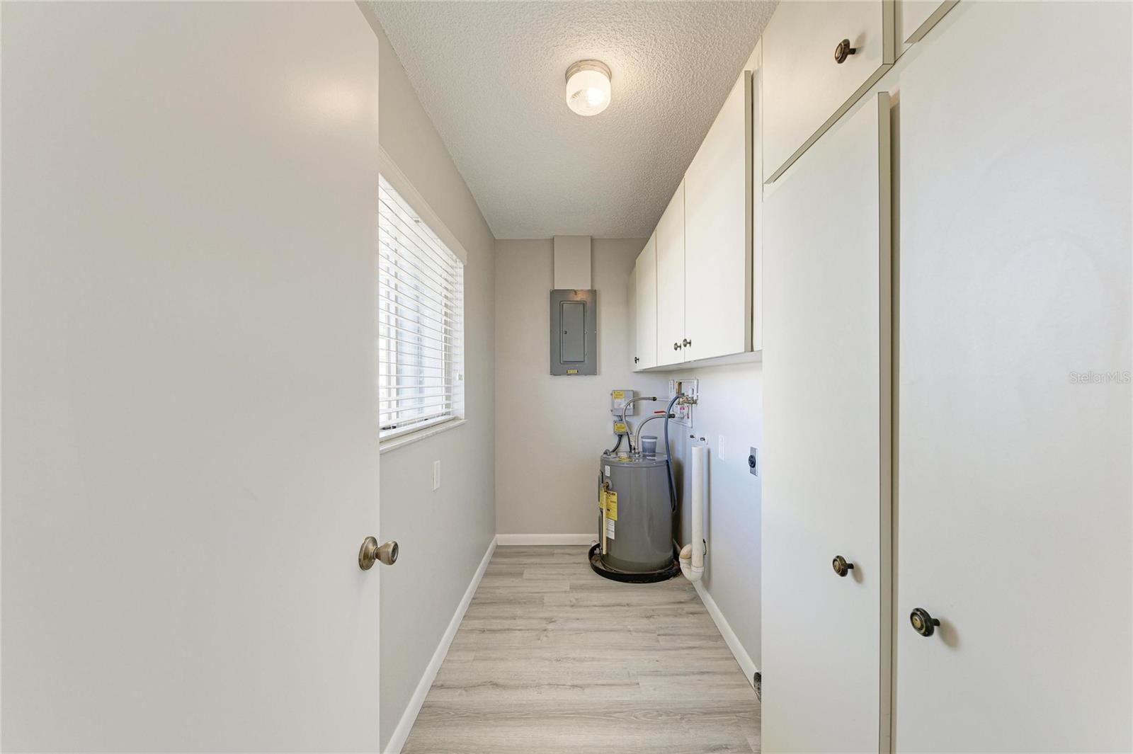 140 CIRCLEWOOD DR #C1-4 — photo 25