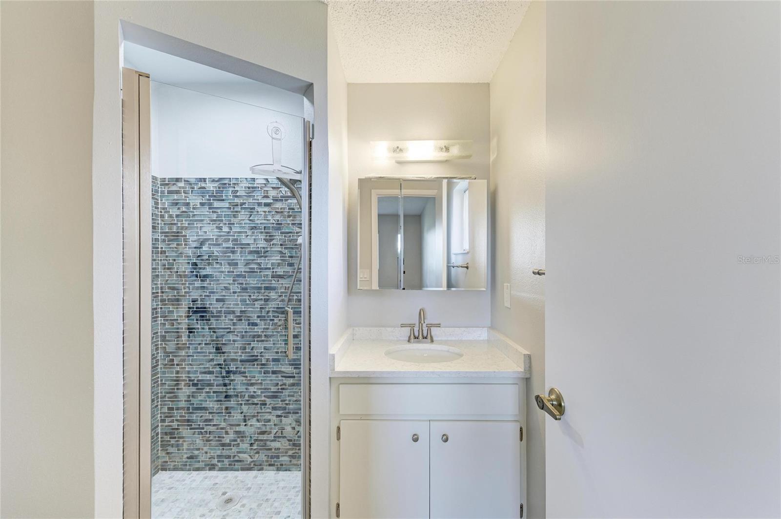 140 CIRCLEWOOD DR #C1-4 — photo 18