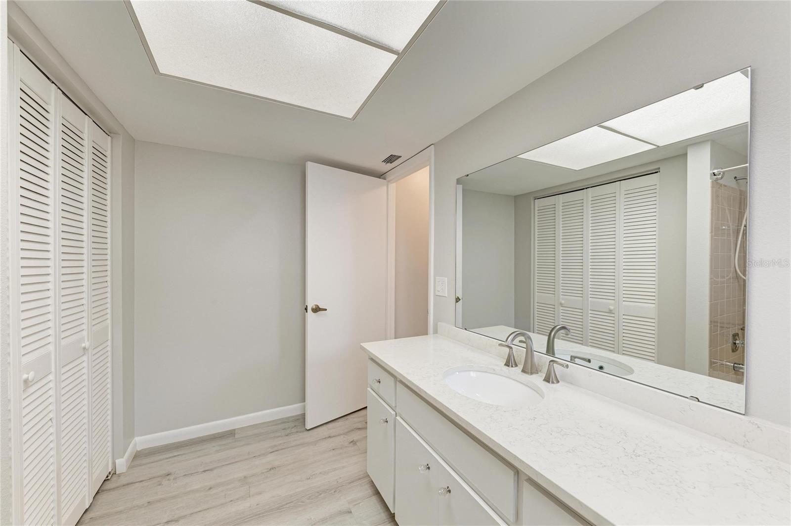 140 CIRCLEWOOD DR #C1-4 — photo 23