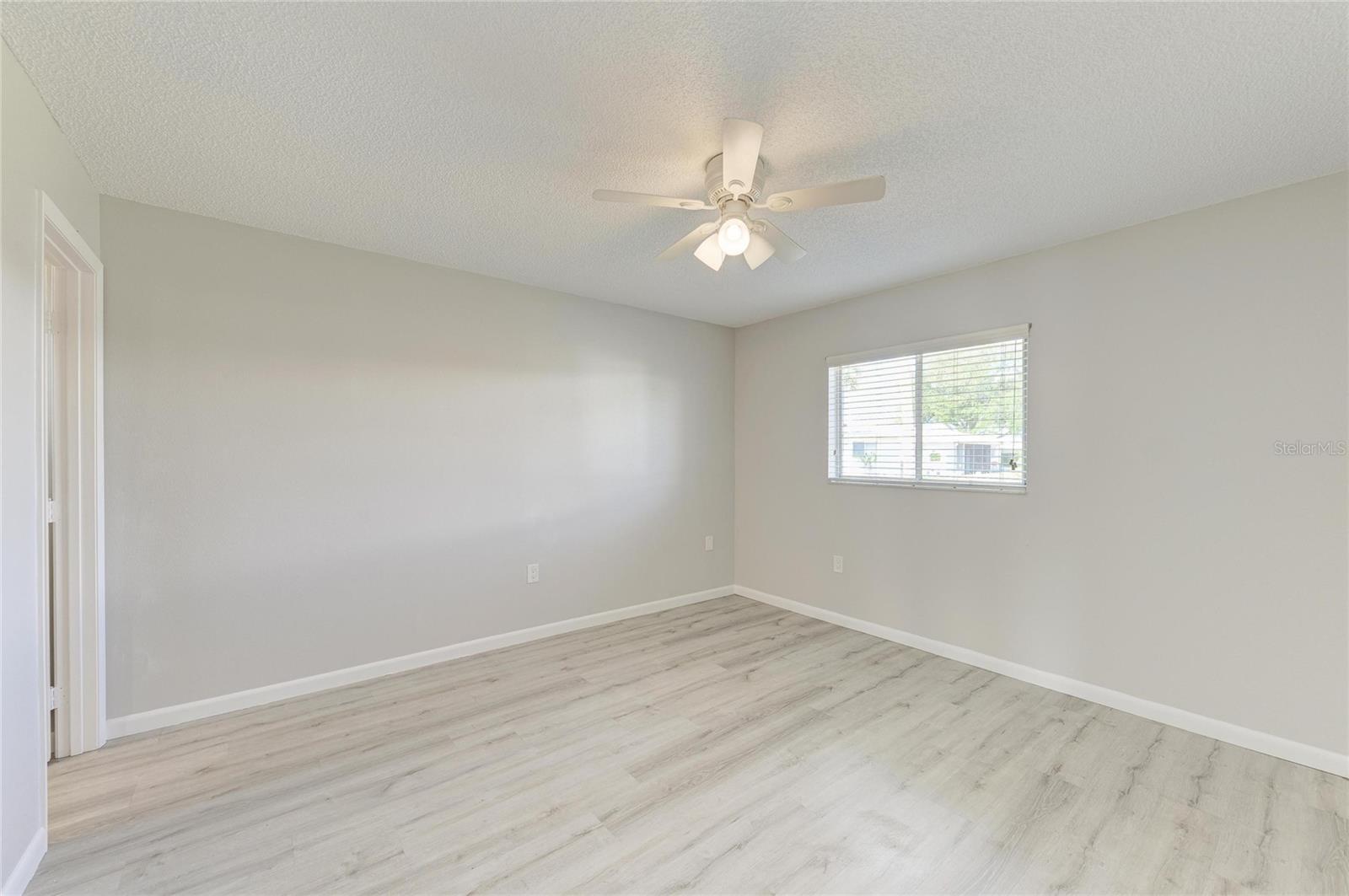 140 CIRCLEWOOD DR #C1-4 — photo 17