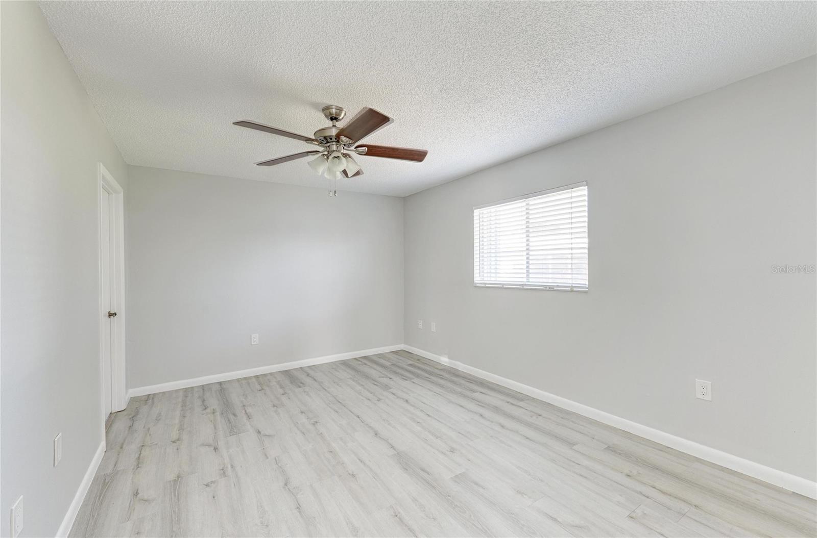 140 CIRCLEWOOD DR #C1-4 — photo 20