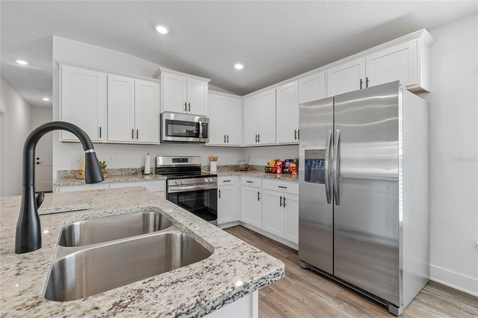 9409 HIGHLAND HILLS DR ST — photo 6
