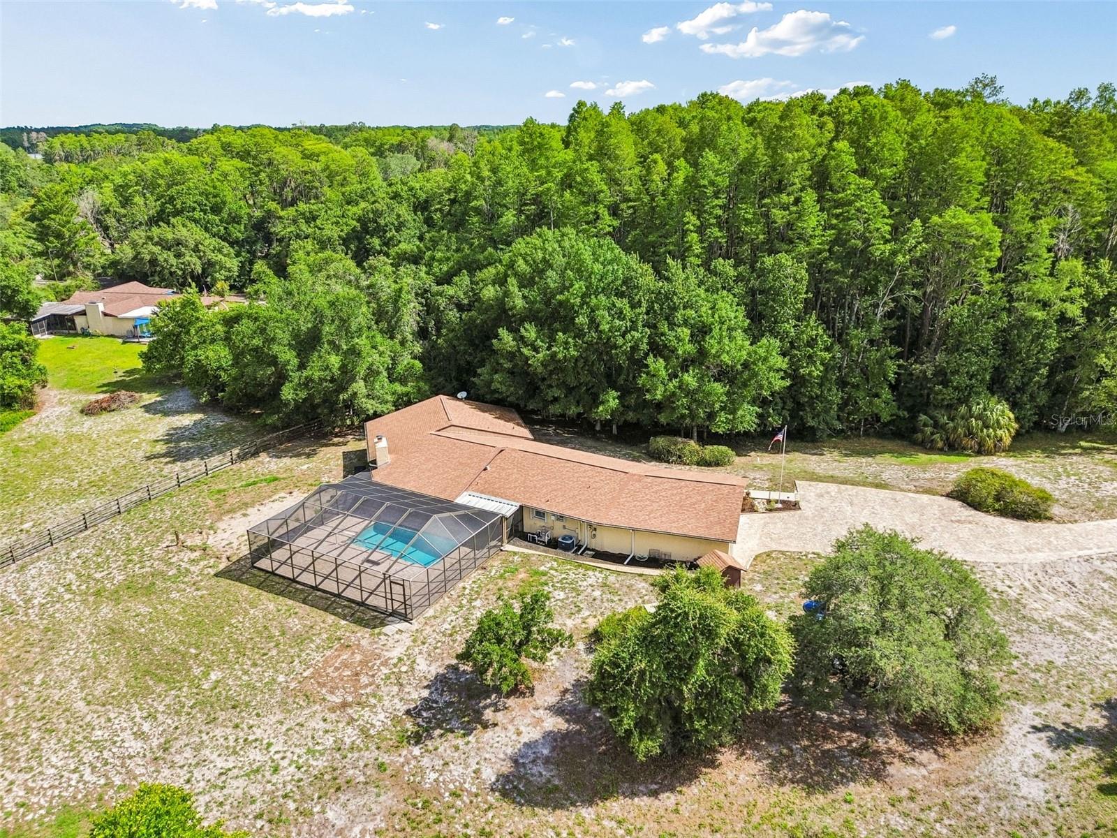 7635 TANGLEWOOD DR — photo 27