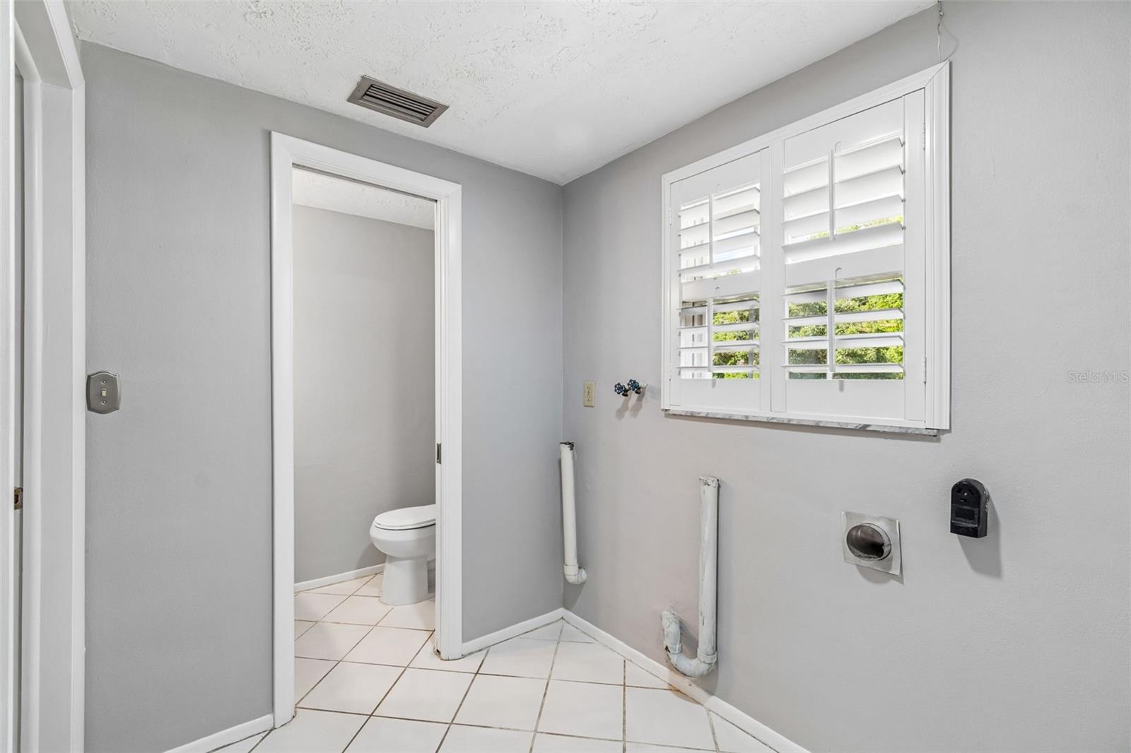 7635 TANGLEWOOD DR — photo 19