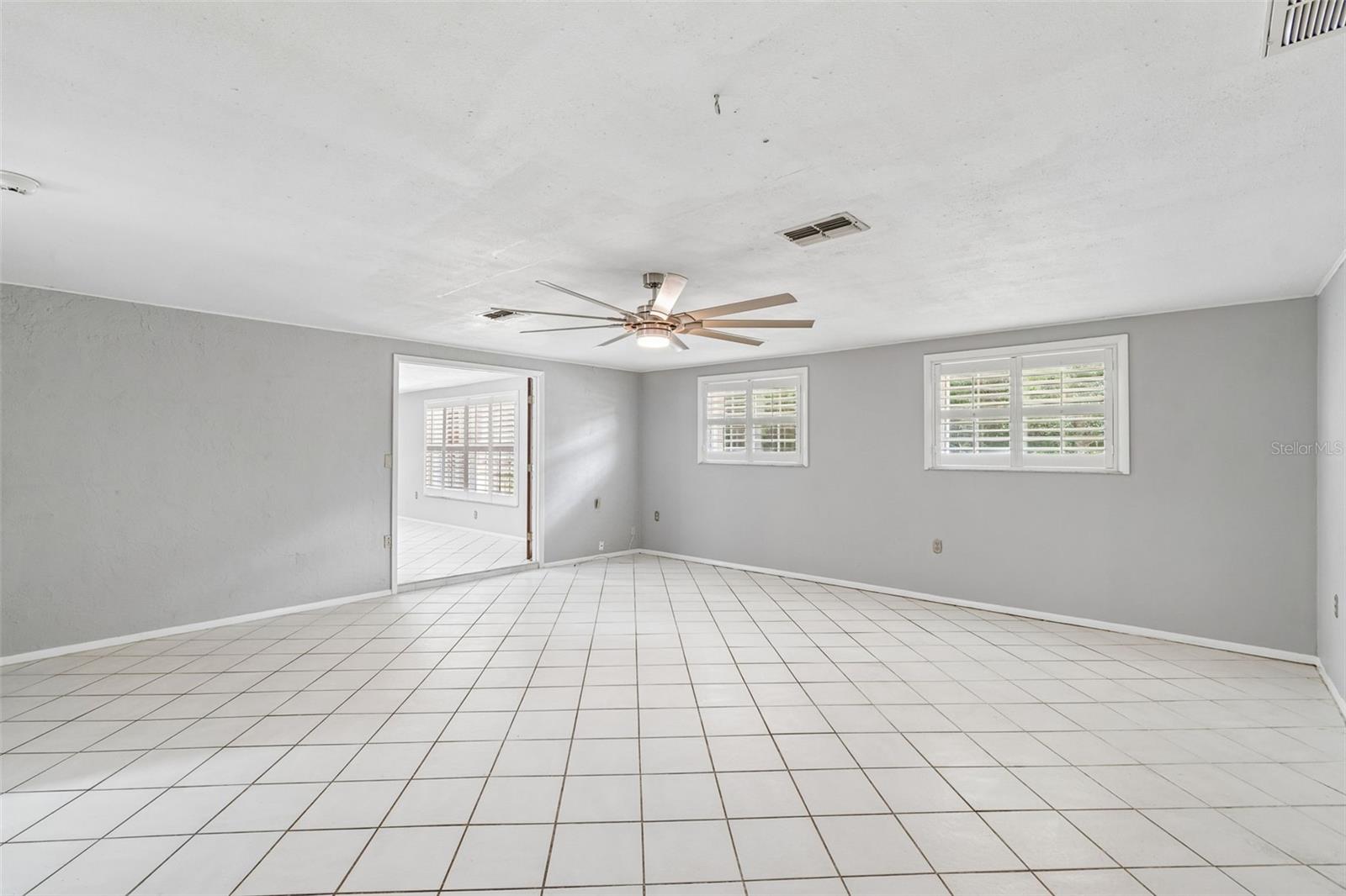 7635 TANGLEWOOD DR — photo 10