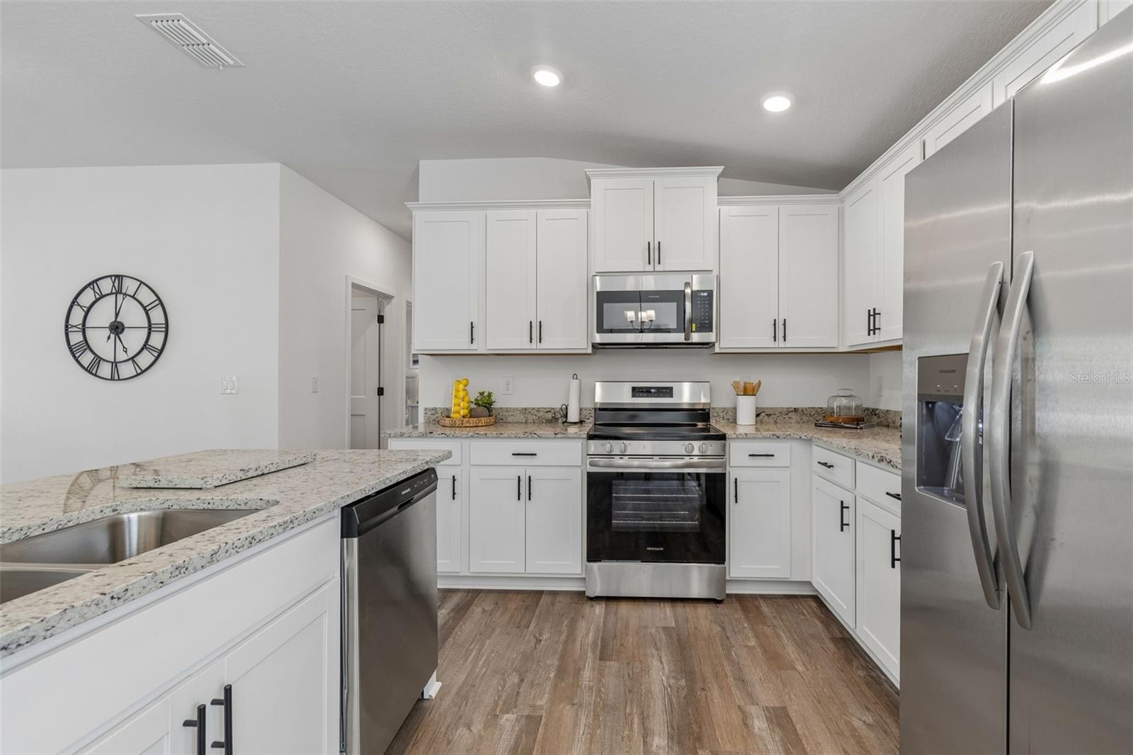 9423 HIGHLAND HILLS DR ST — photo 9
