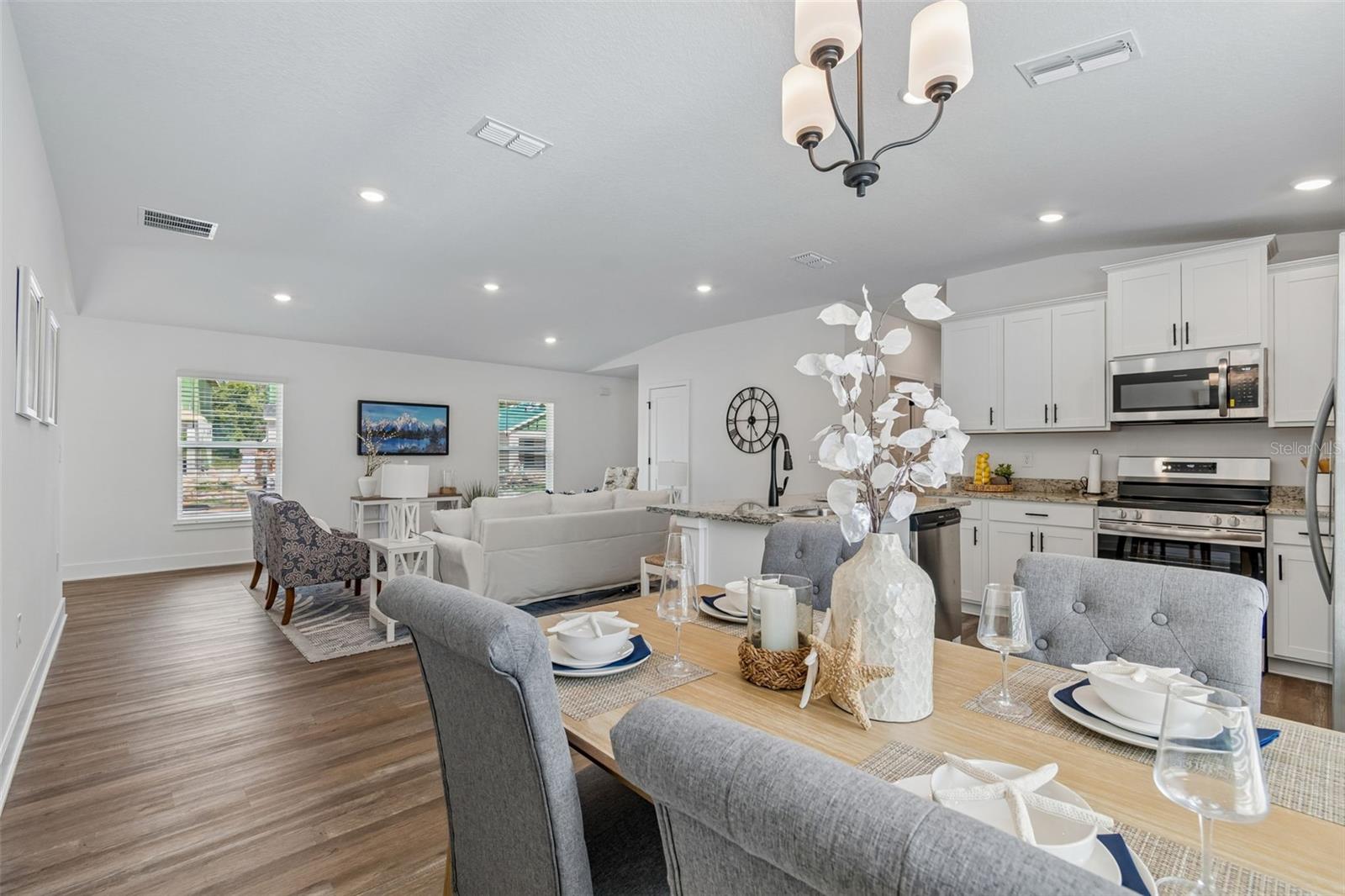 9423 HIGHLAND HILLS DR ST — photo 10