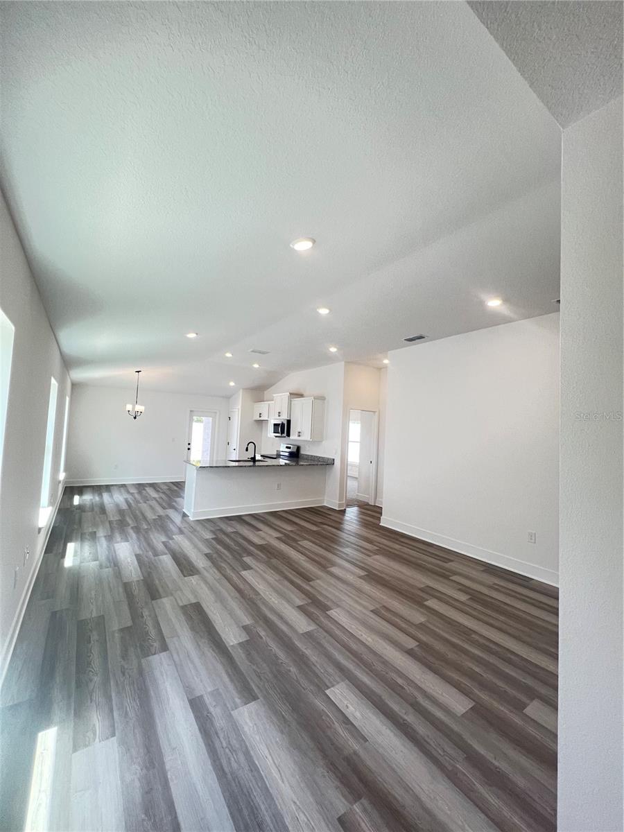 9443 HIGHLAND HILLS DR ST — photo 10