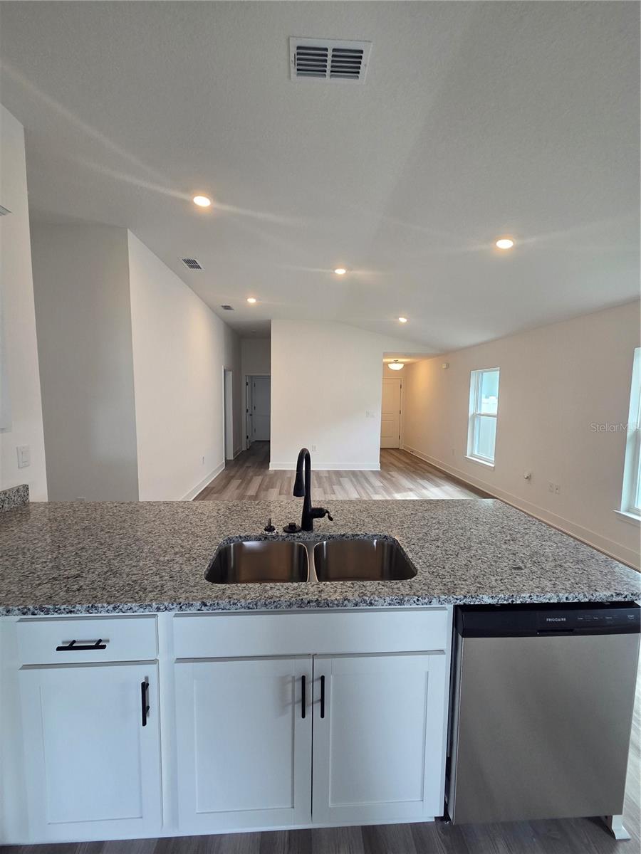 9443 HIGHLAND HILLS DR ST — photo 24