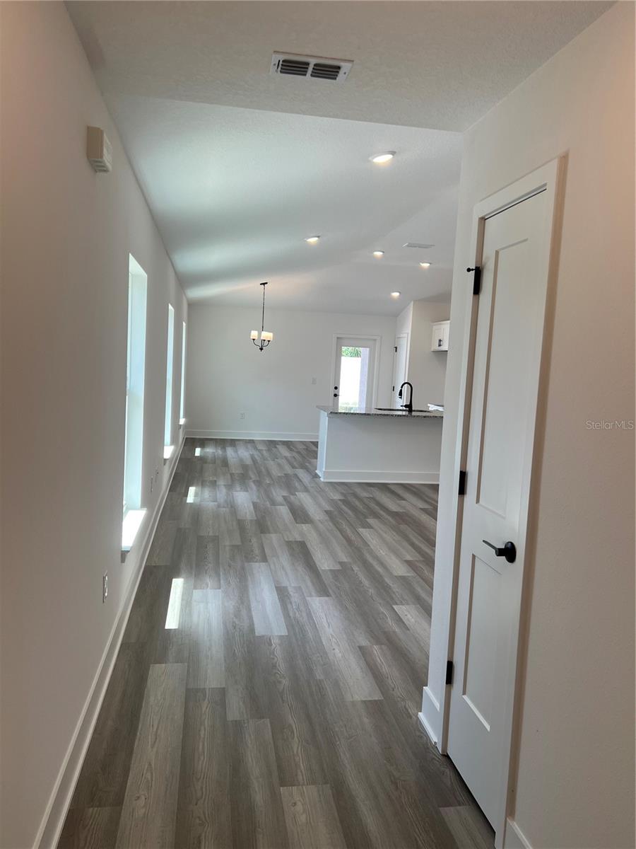 9443 HIGHLAND HILLS DR ST — photo 8