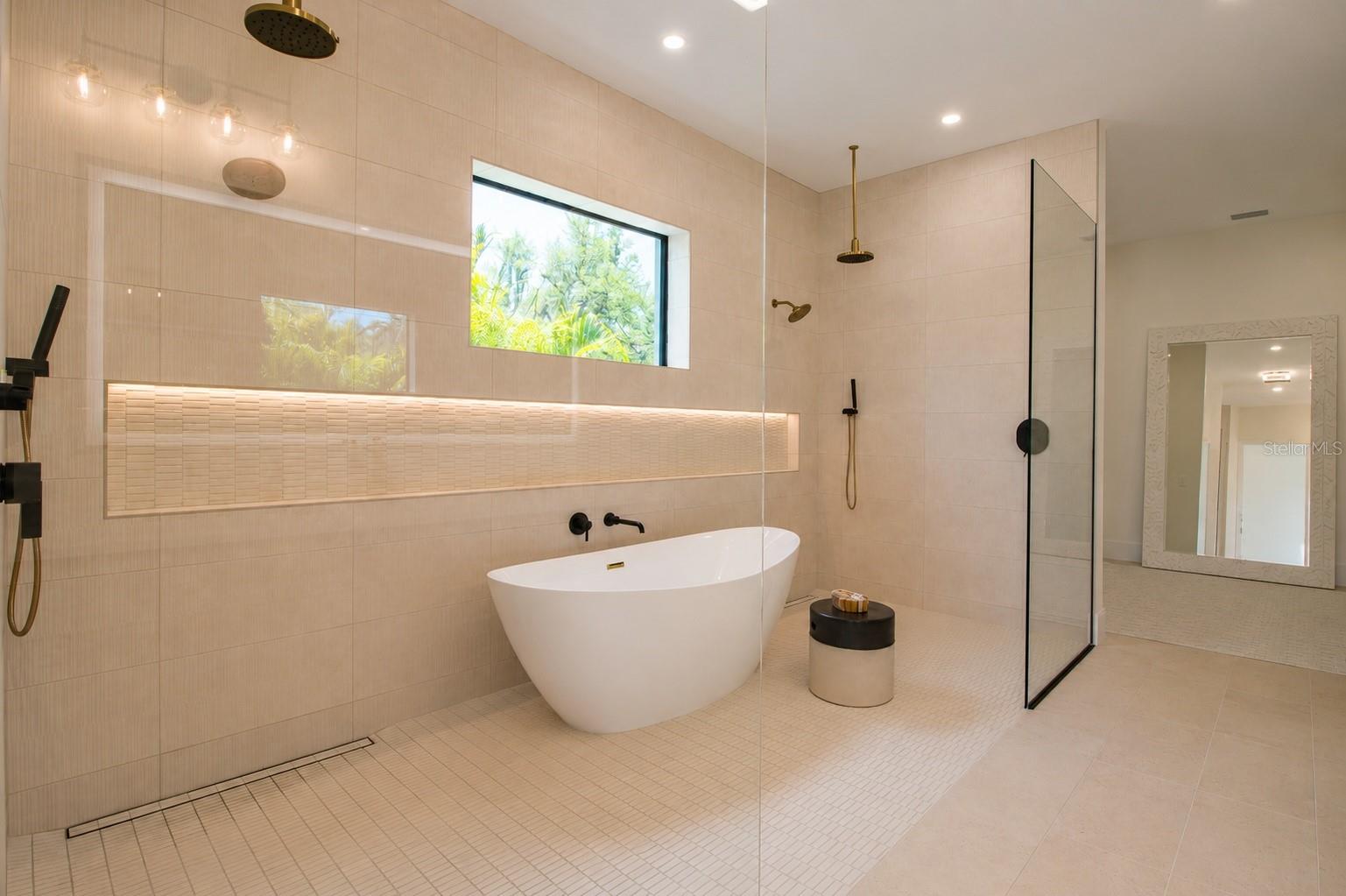 2121 CLEMATIS CT — photo 26