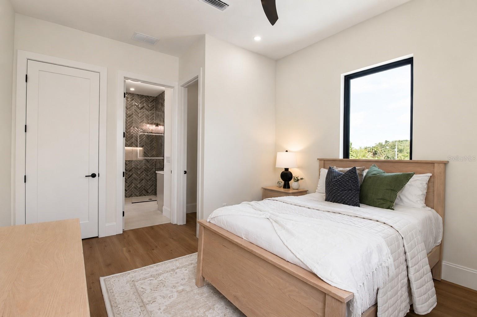 2121 CLEMATIS CT — photo 42