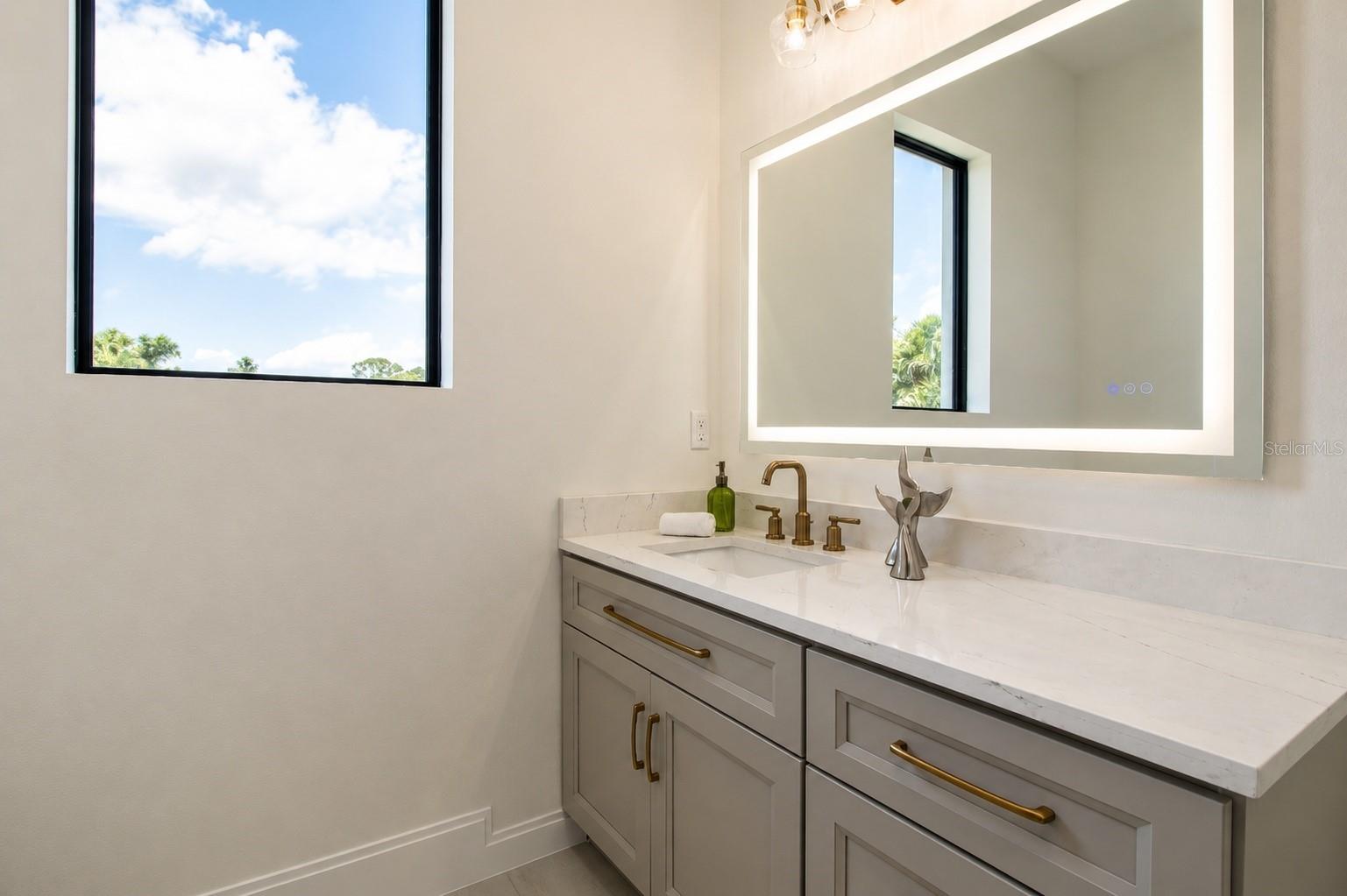 2121 CLEMATIS CT — photo 44