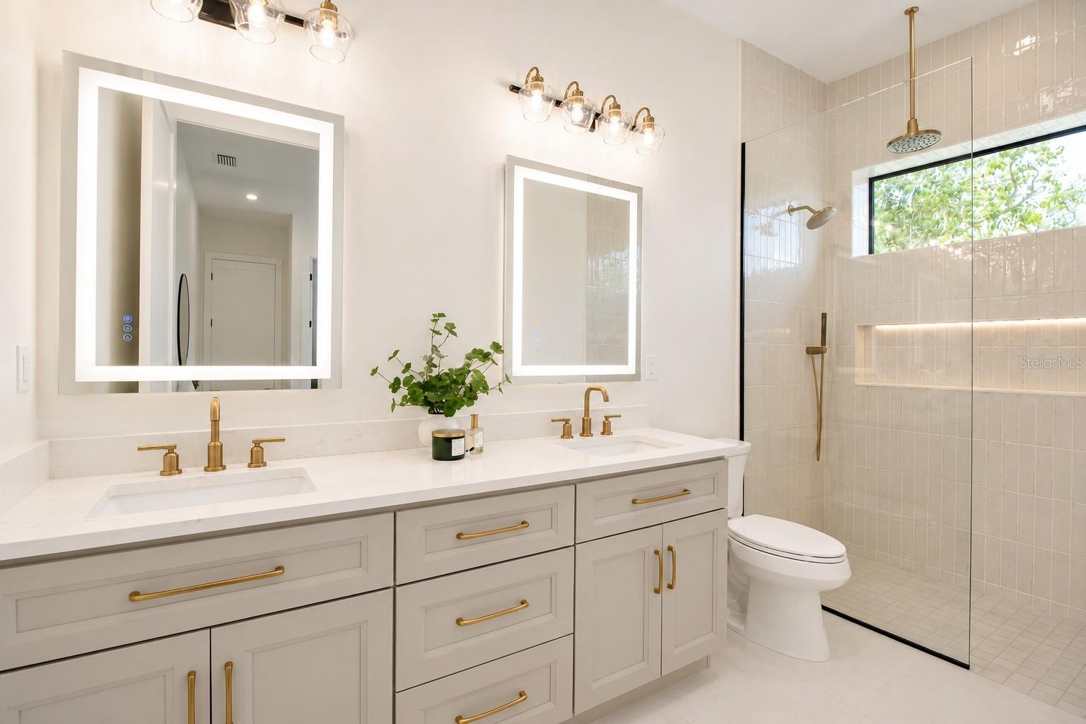 2121 CLEMATIS CT — photo 39