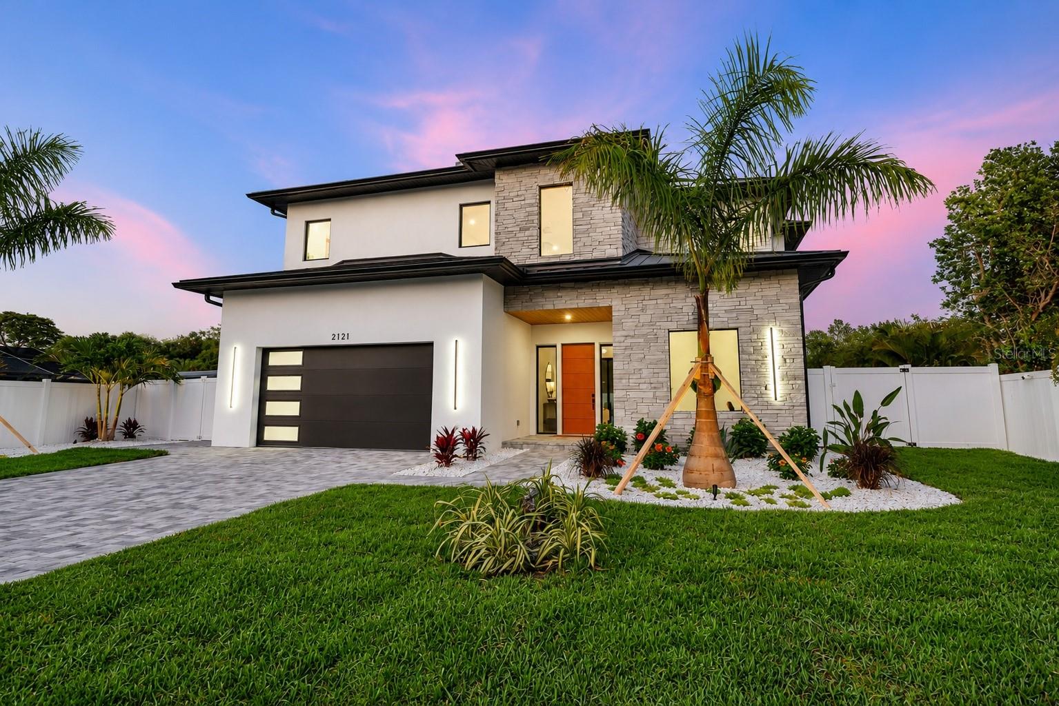 2121 CLEMATIS CT — photo 3