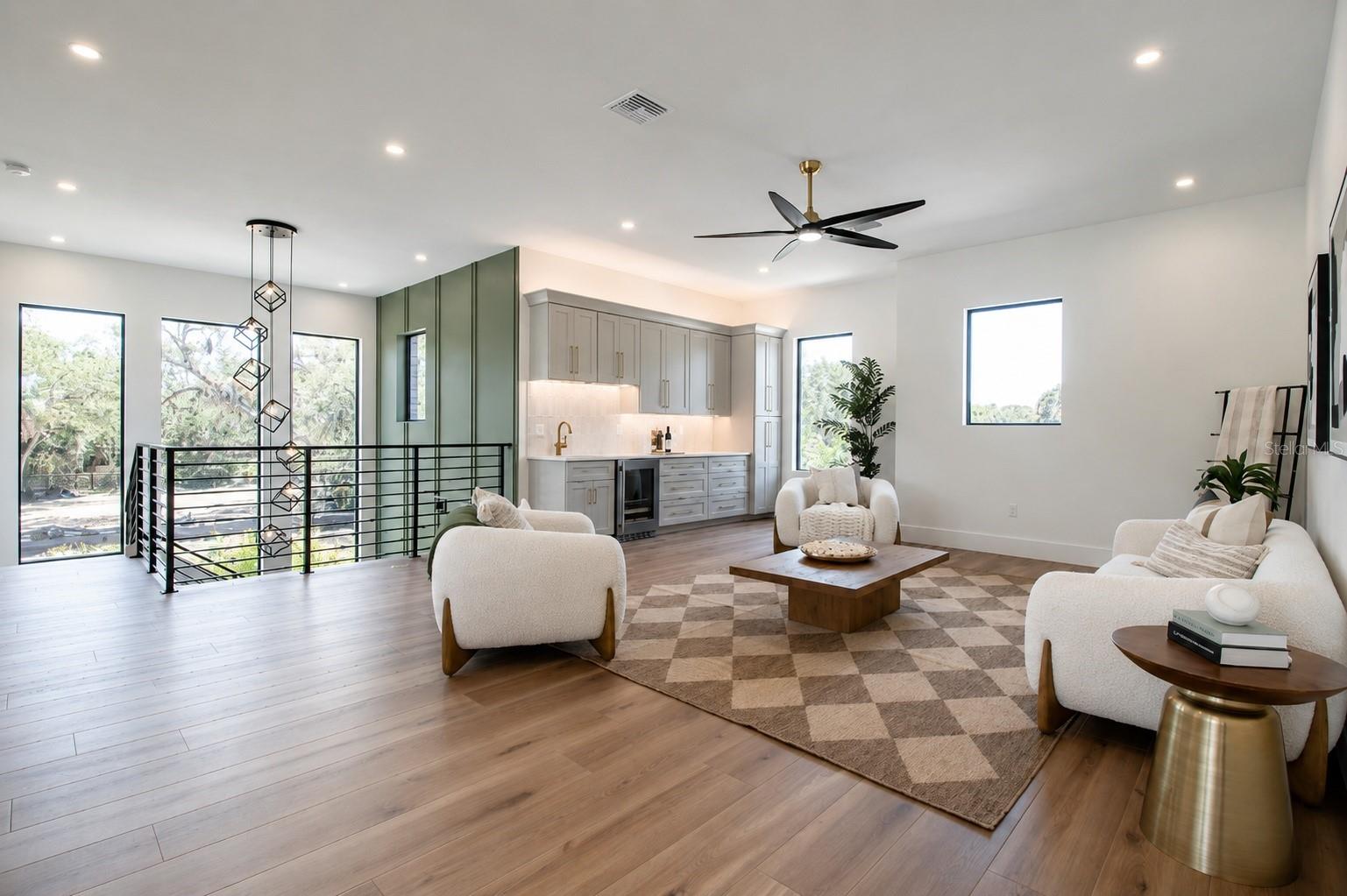 2121 CLEMATIS CT — photo 36