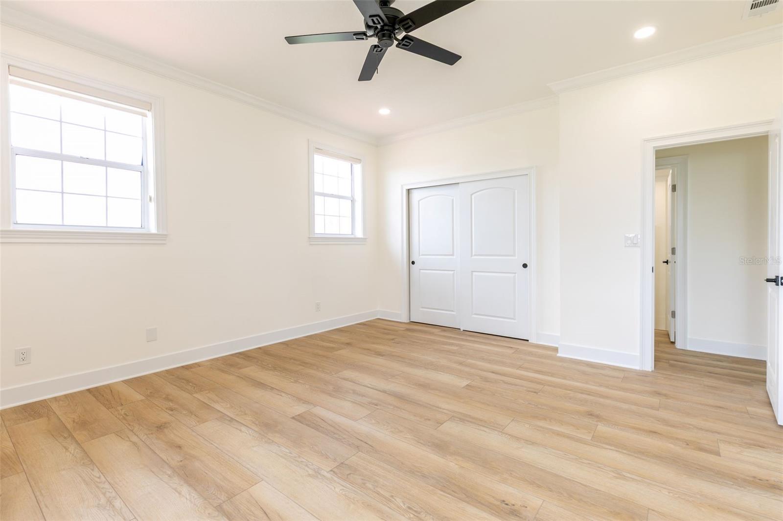 4 PARADISE LN — photo 27