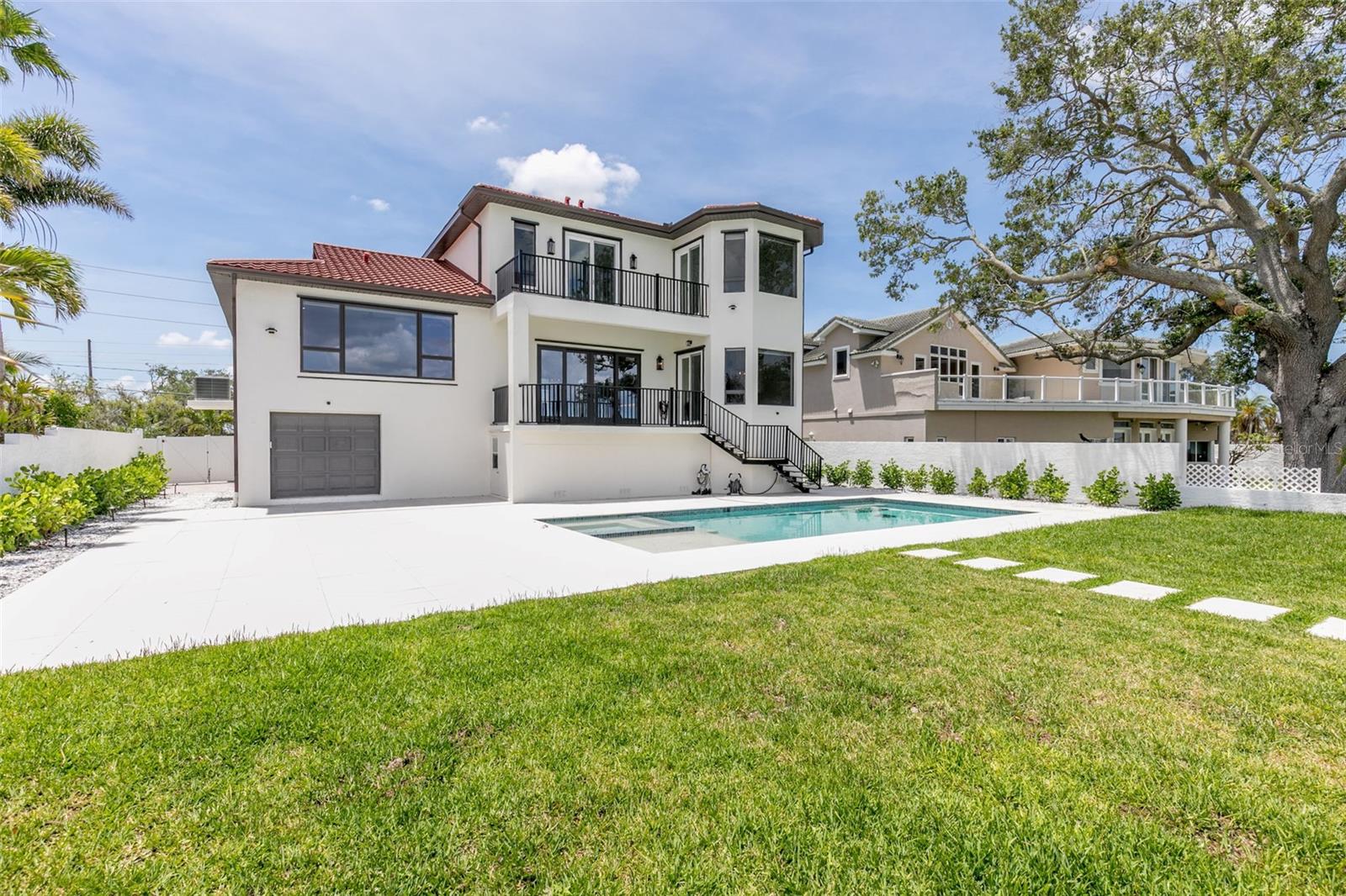 4 PARADISE LN — photo 57