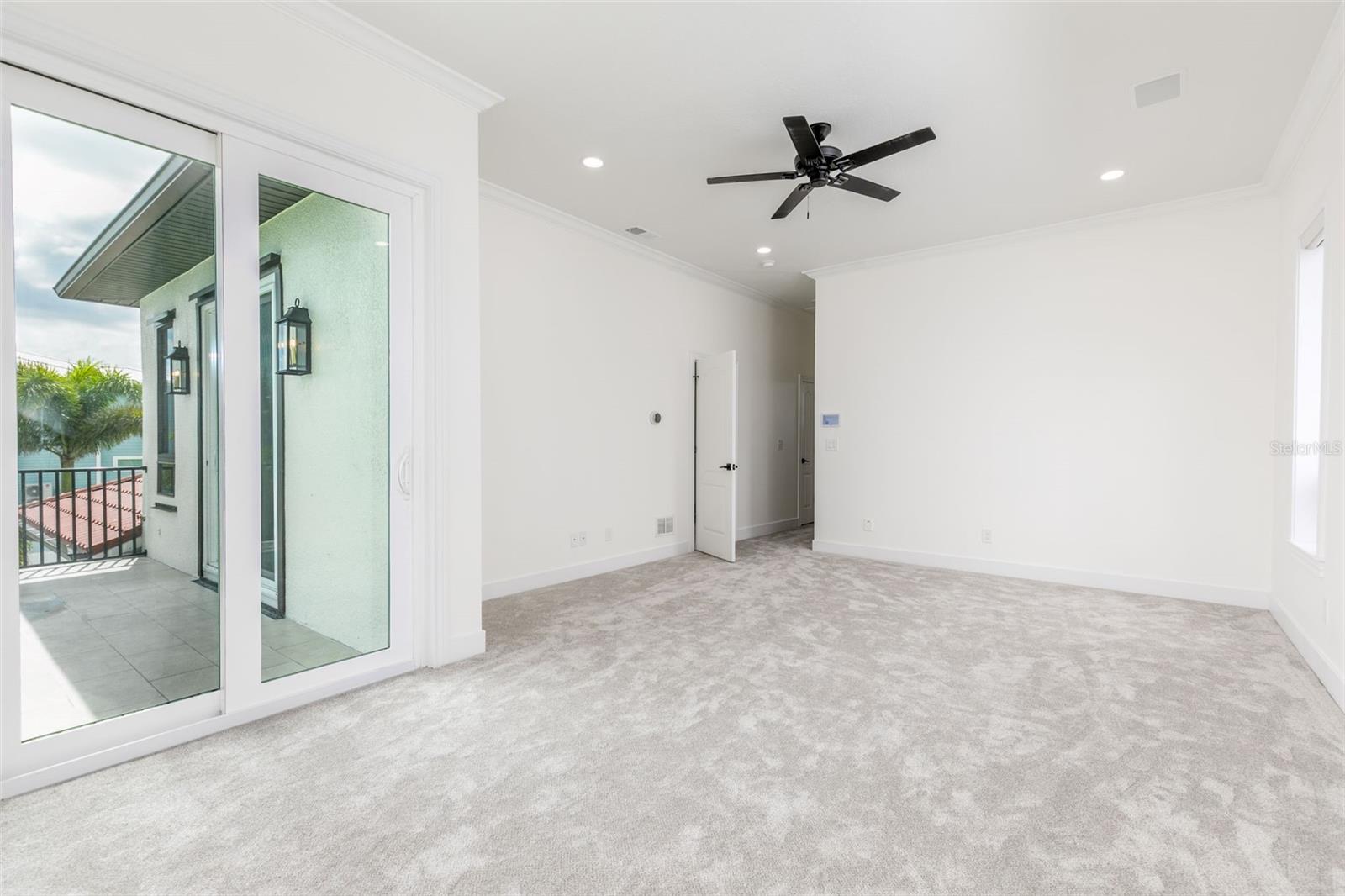 4 PARADISE LN — photo 36
