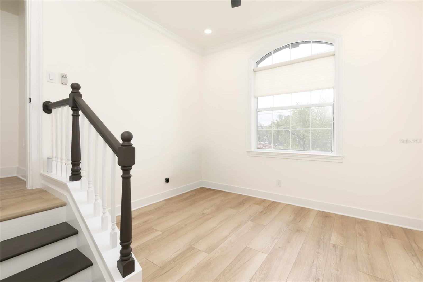 4 PARADISE LN — photo 29