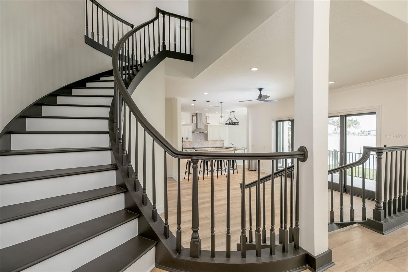 4 PARADISE LN — photo 32