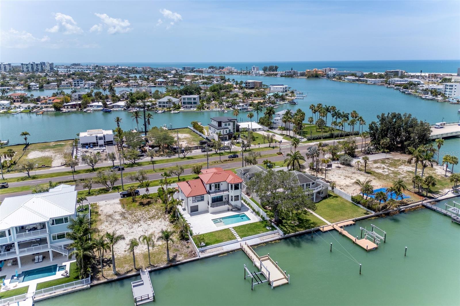 4 PARADISE LN — photo 66