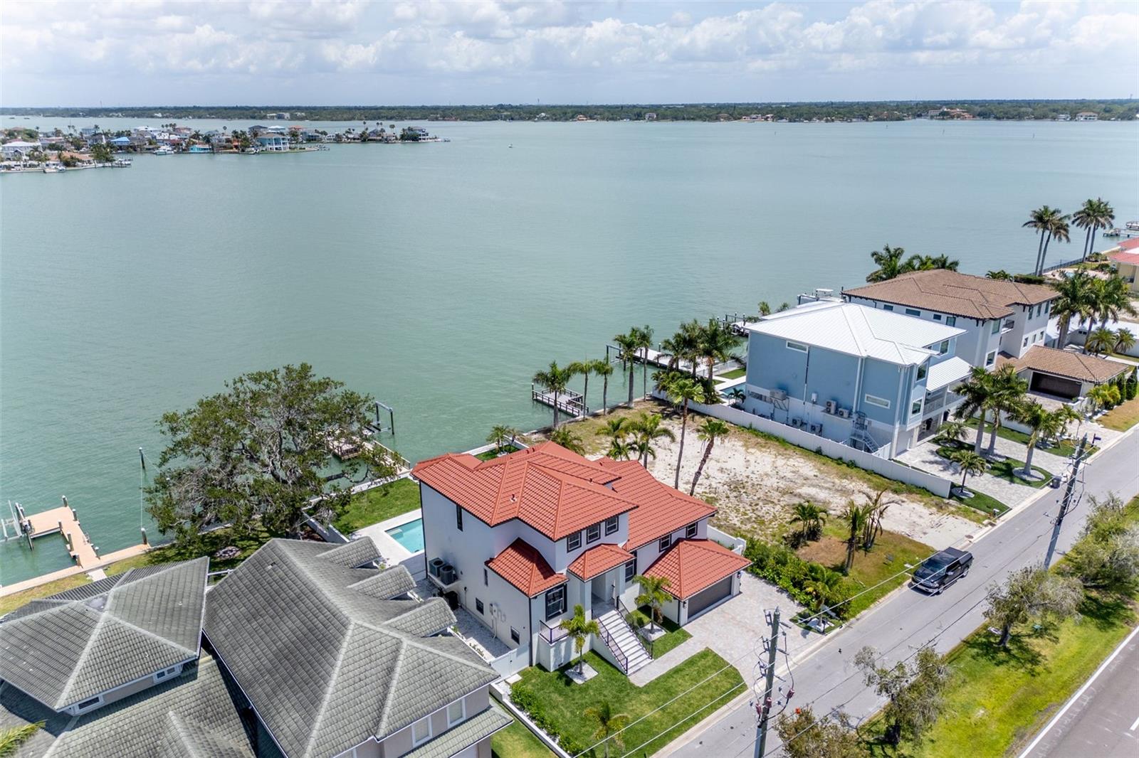 4 PARADISE LN — photo 10