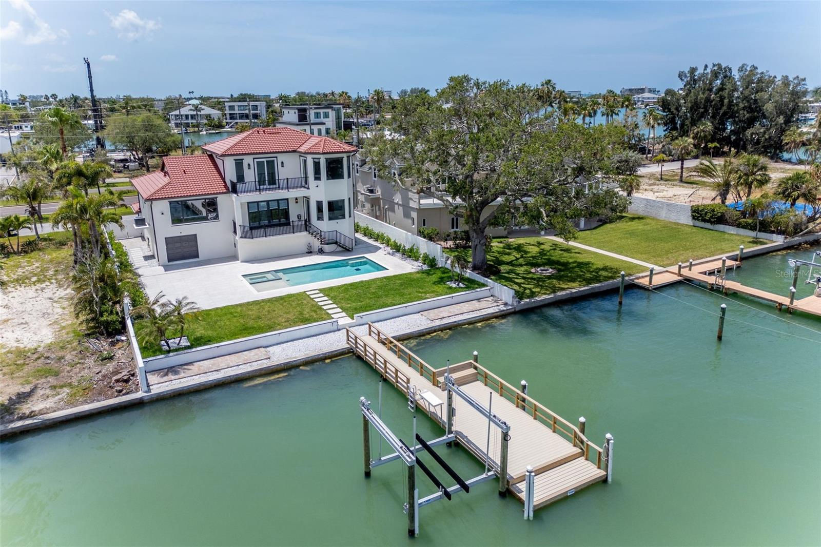 4 PARADISE LN — photo 69
