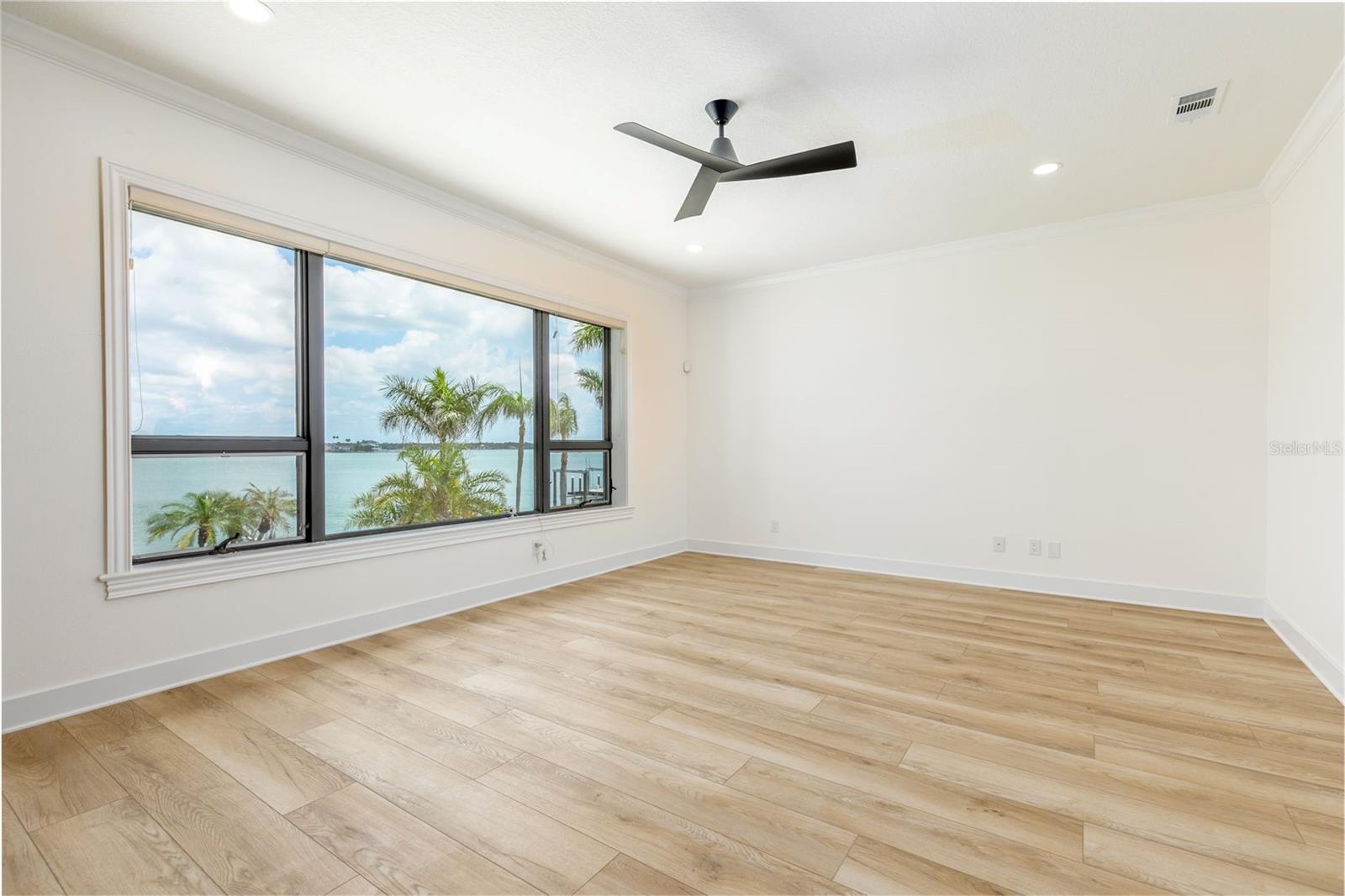 4 PARADISE LN — photo 17