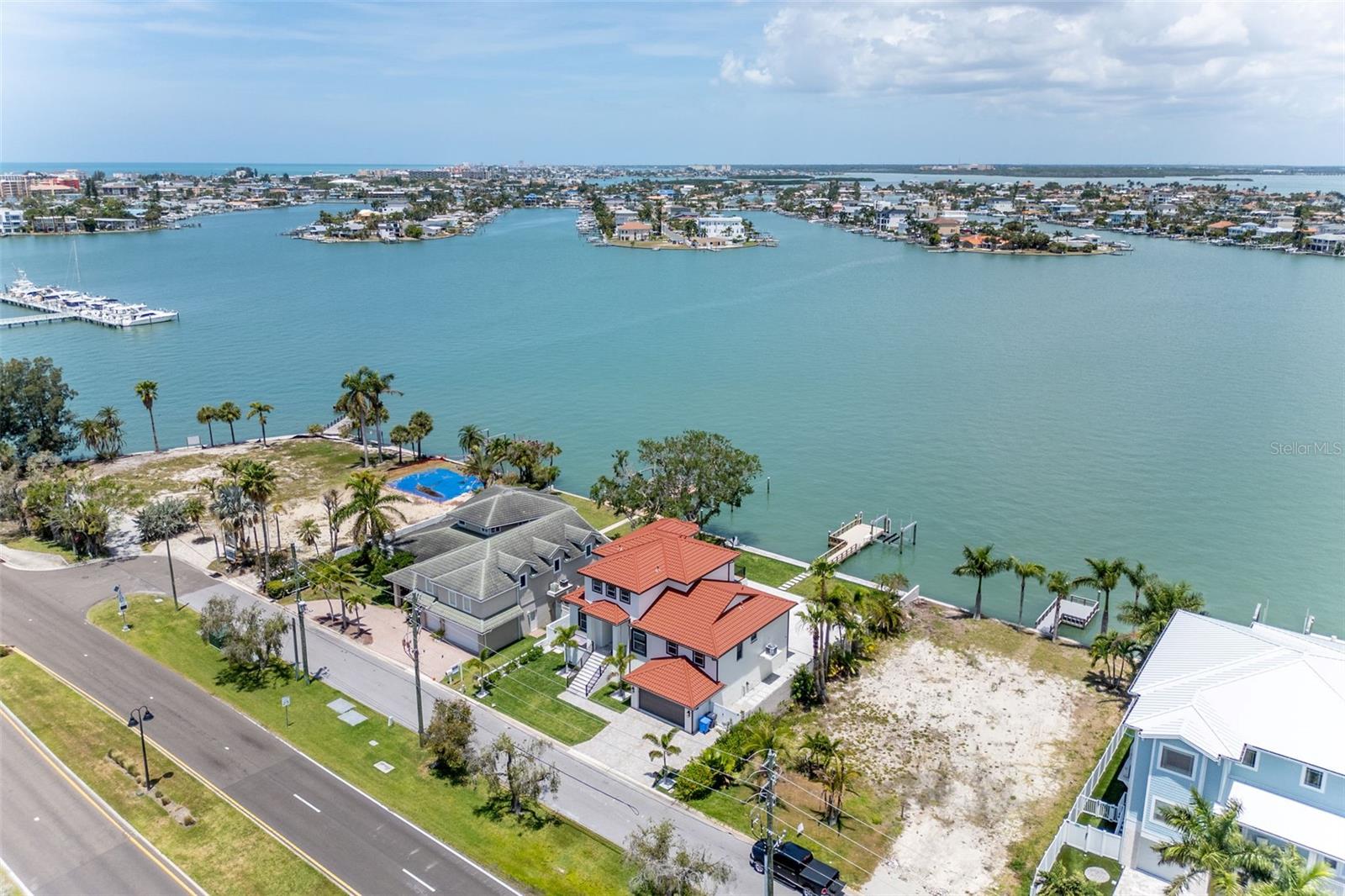 4 PARADISE LN — photo 8