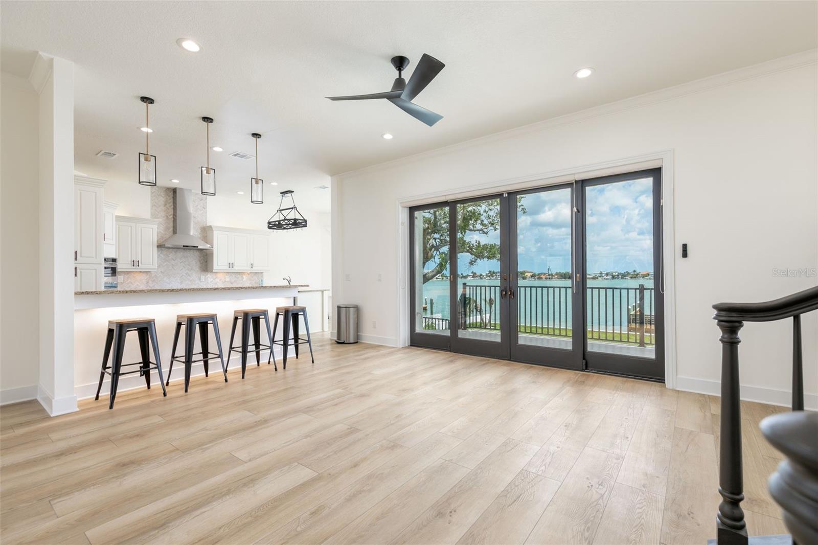 4 PARADISE LN — photo 11